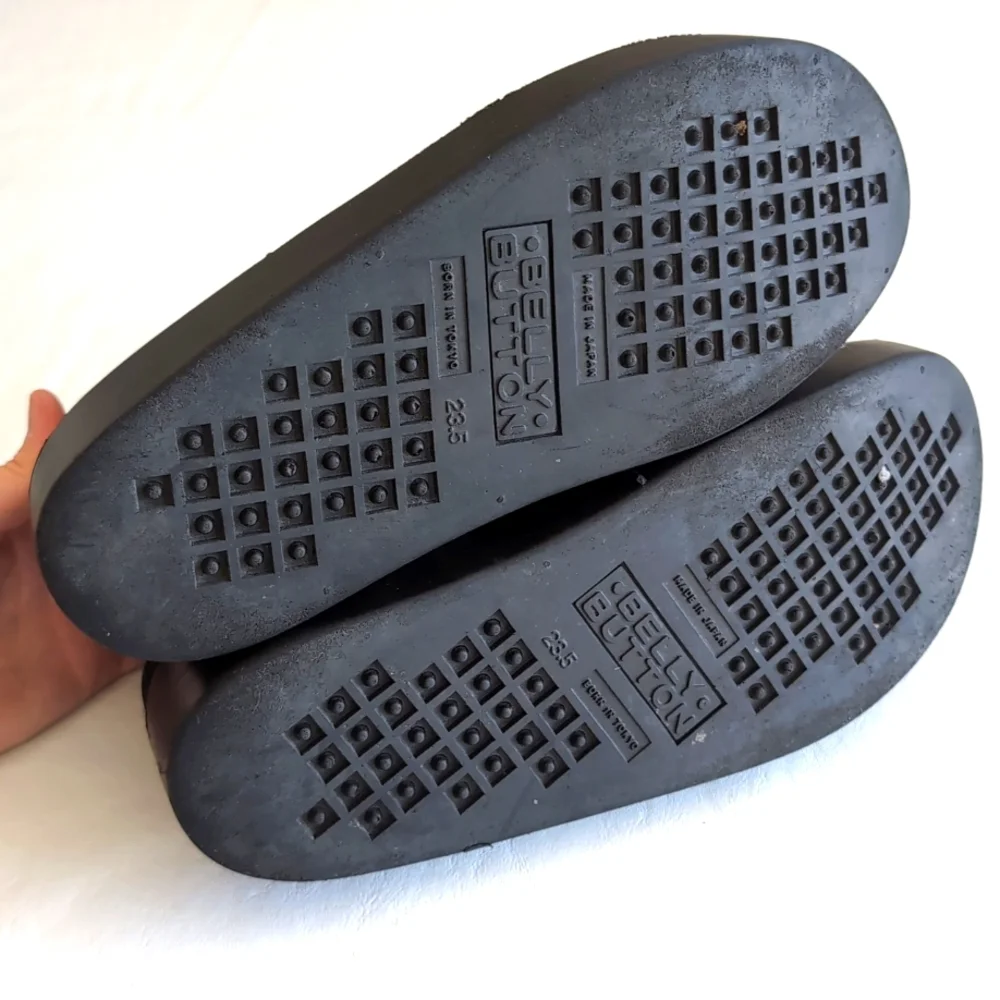 Black Soft Japanese Tokyo Bopper Belly Button Platform Shoes Women's Size 7?